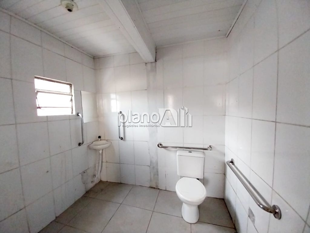 Loja com 100m² e com 600m² de área útil para alugar em Gravataí