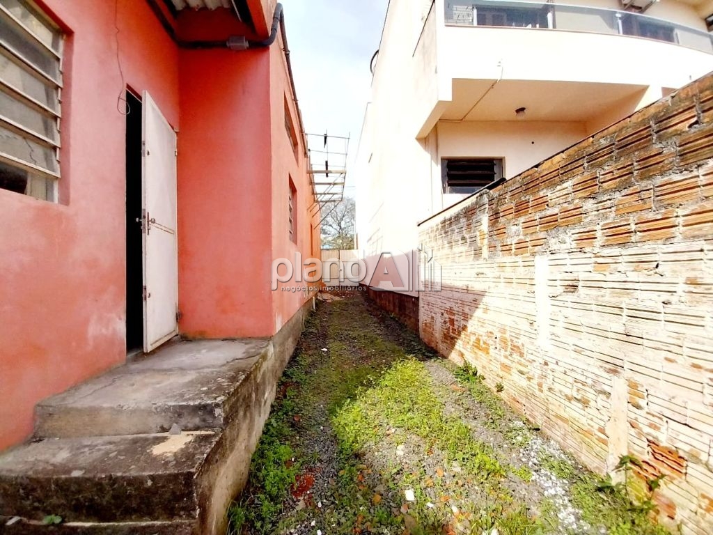 Loja com 100m² e com 600m² de área útil para alugar em Gravataí