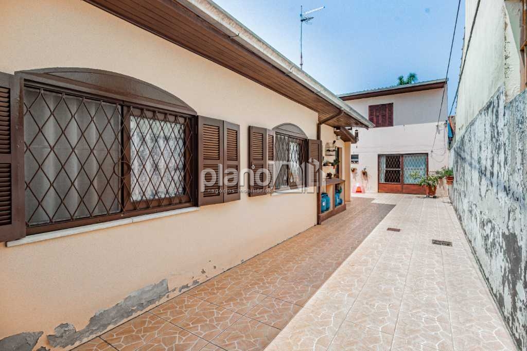 Venda de Casas / Padrão na cidade de Gravataí