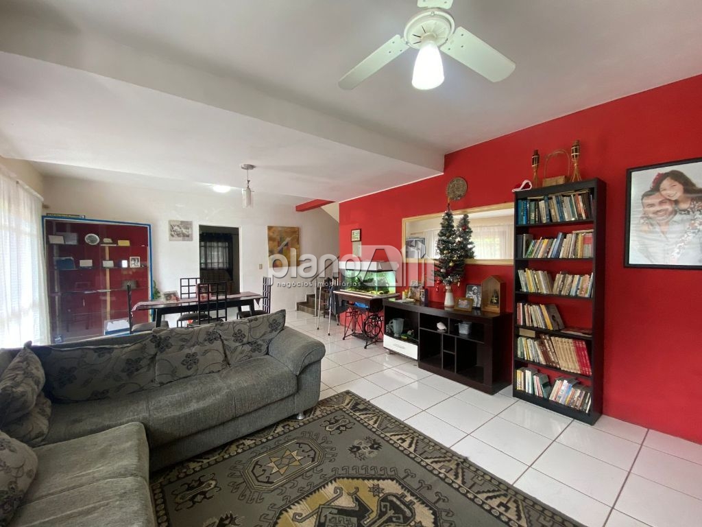 Venda de Casas / Padrão na cidade de Gravataí