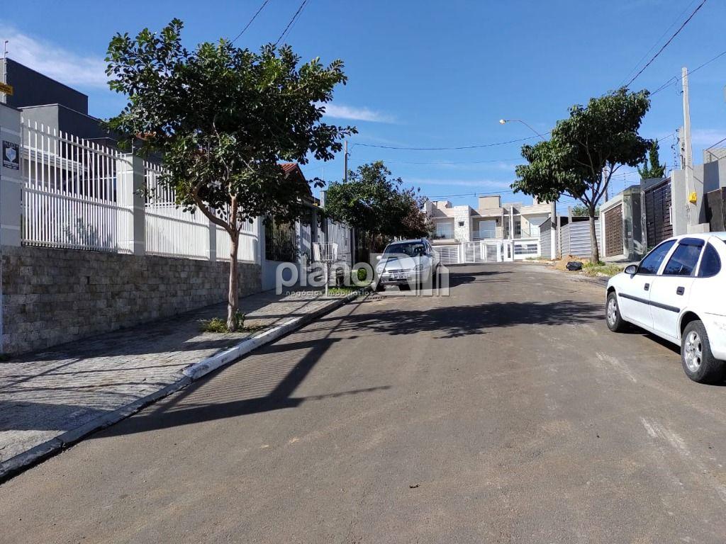 Venda de terreno / padrão na cidade de gravataí