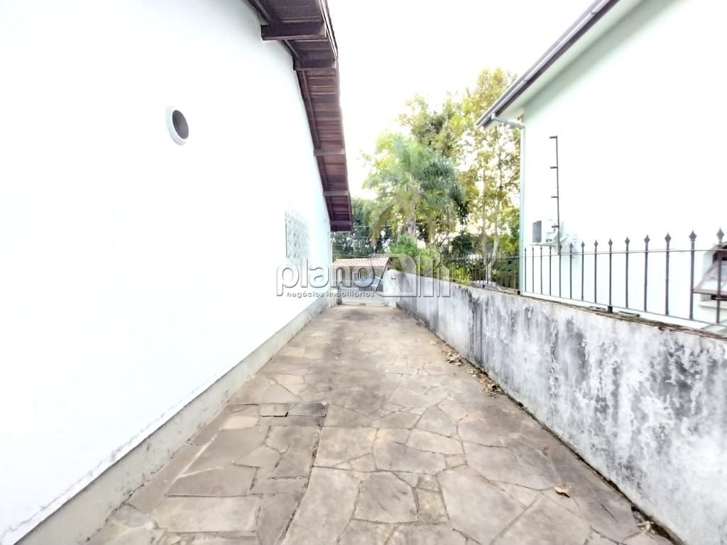 Locação de Casas / Padrão na cidade de Gravataí