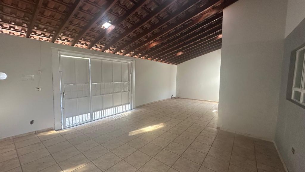 CASA A VENDA NO MARIA LUIZA I