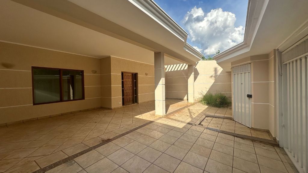 Imóvel localizado no Laranjeiras Lindo e completo