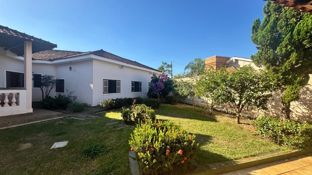 Imóvel Residencial no Laranjeiras II com 377,00 m² construídos em terreno de 720,00 m²