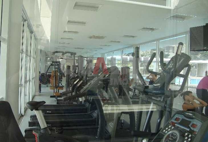 Apartamento impecável para venda no Campo Belo com 3 suítes, 180 m², 3 vagas, terraço gourmet, condomínio clube e baixa taxa de condomínio.