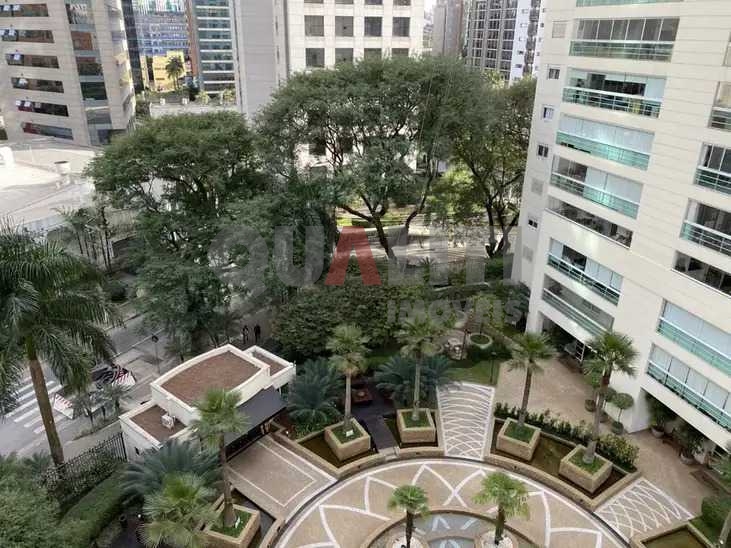 Apartamento com 120 m², living ampliado, varanda gourmet ampla, 3 dormitórios para venda, condomínio muito procurado na Vila Olímpia