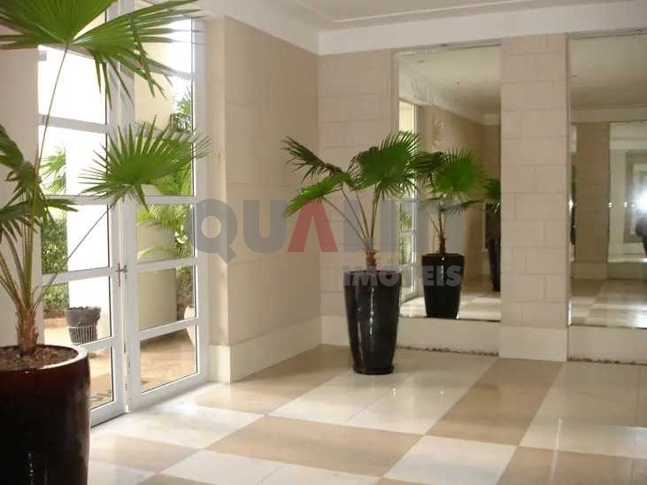 Apartamento com 120 m², living ampliado, varanda gourmet ampla, 3 dormitórios para venda, condomínio muito procurado na Vila Olímpia