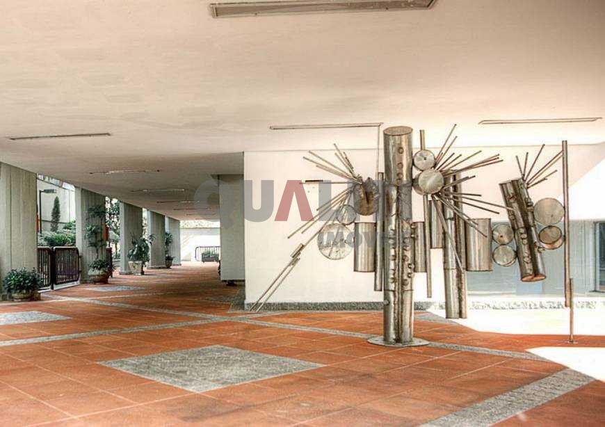 Apartamento alto padrão um por andar para Locação e Venda , 280 m², 3 dormitórios, 1 suíte, 2 garagens em Moema Pássaros.