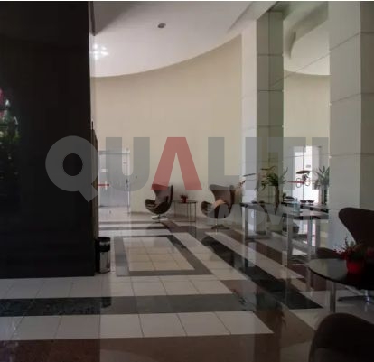 Apartamento para venda e locação com 116 m² reformado, mobiliado, 2 suítes, closet, varanda, 3 vagas no Campo Belo