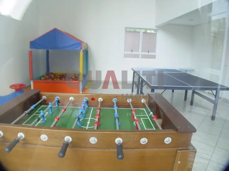 Apartamento para venda e locação com 116 m² reformado, mobiliado, 2 suítes, closet, varanda, 3 vagas no Campo Belo