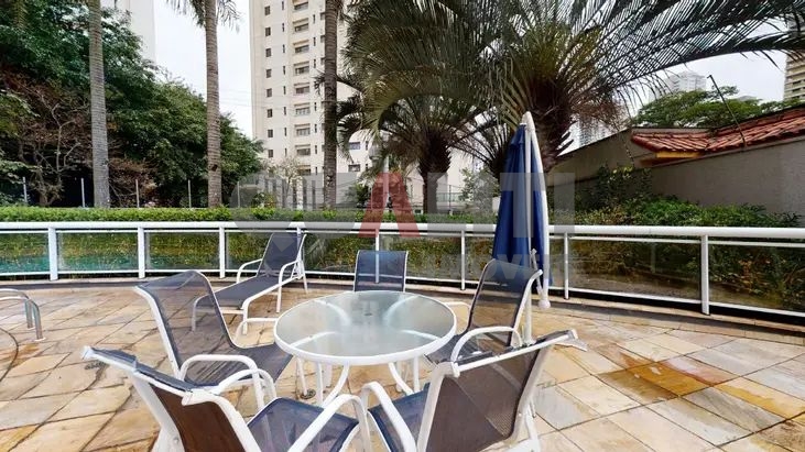 Apartamento para venda e locação com 116 m² reformado, mobiliado, 2 suítes, closet, varanda, 3 vagas no Campo Belo