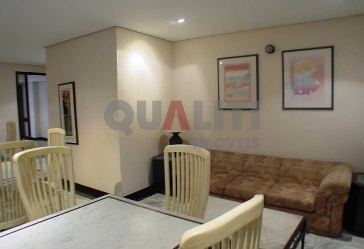 Apartamento semi-mobiliado com 45 m², 1 quarto e 1 vaga em Moema Pássaros
