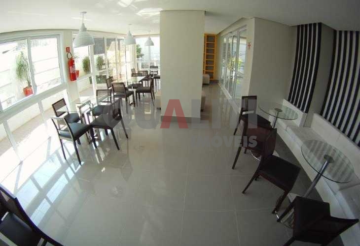 Apartamento a venda na Vila Olímpia com ampla varanda gourmet envidraçado, lazer completo, prédio novo.