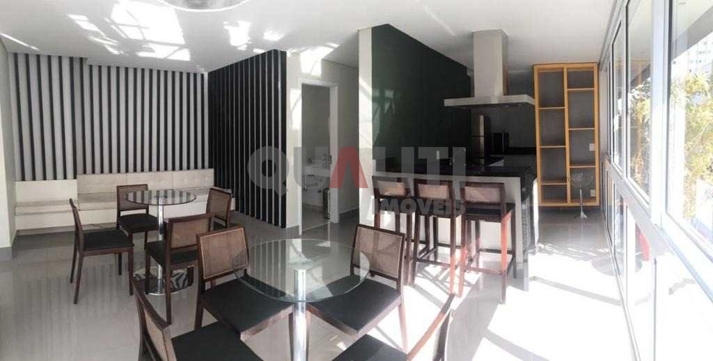 Apartamento a venda na Vila Olímpia com ampla varanda gourmet envidraçado, lazer completo, prédio novo.
