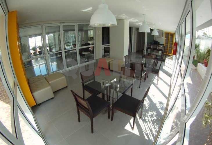 Apartamento a venda na Vila Olímpia com ampla varanda gourmet envidraçado, lazer completo, prédio novo.