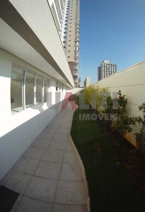 Apartamento a venda na Vila Olímpia com ampla varanda gourmet envidraçado, lazer completo, prédio novo.