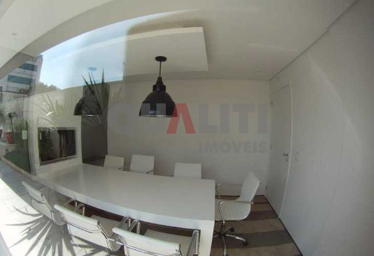 Apartamento a venda na Vila Olímpia com ampla varanda gourmet envidraçado, lazer completo, prédio novo.