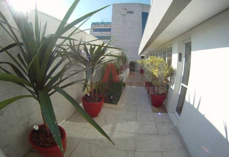 Apartamento a venda na Vila Olímpia com ampla varanda gourmet envidraçado, lazer completo, prédio novo.