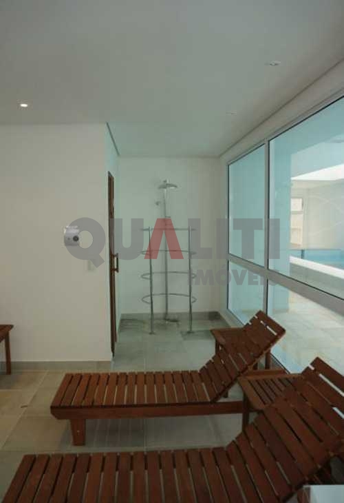 Apartamento a venda na Vila Olímpia com ampla varanda gourmet envidraçado, lazer completo, prédio novo.
