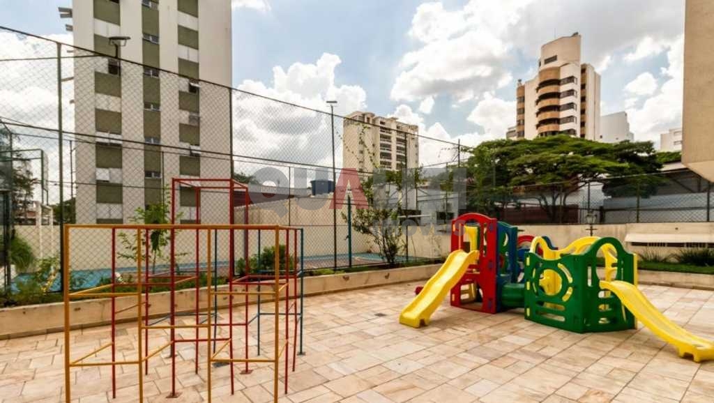 Apartamento reformado para venda em Moema fora da rota, rua tranquila com 2 dormitórios, 76 m², 1 vaga de garagem e lazer, oportunidade!