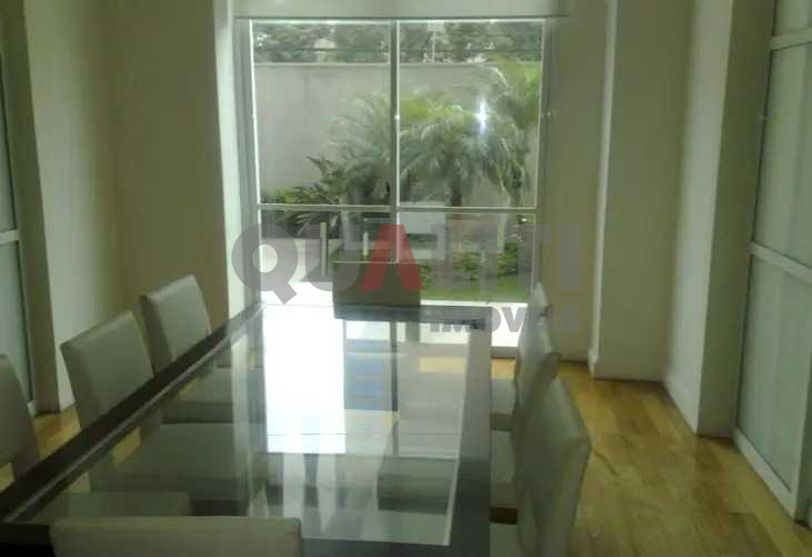 Apartamento para Venda em Moema.