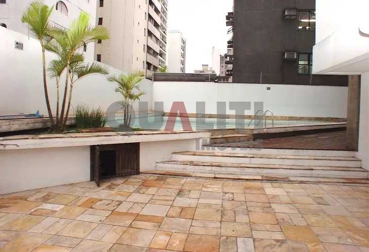 Cobertura Duplex à Venda em Área Nobre de Pinheiros, reformado com lazer completo