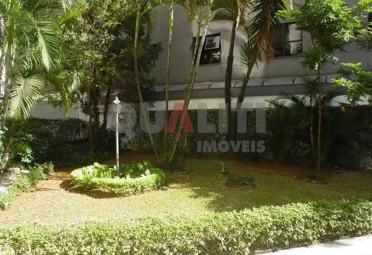 Cobertura Duplex à Venda em Área Nobre de Pinheiros, reformado com lazer completo