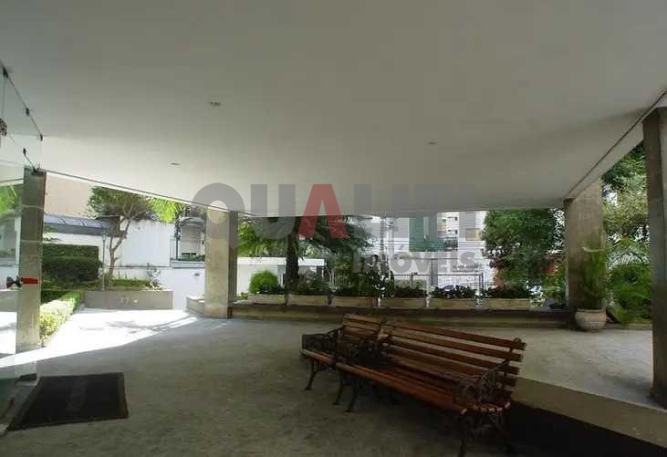 Cobertura Duplex à Venda em Área Nobre de Pinheiros, reformado com lazer completo