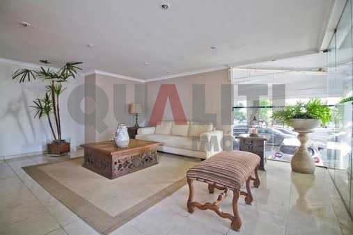Apartamento com 3 dormitórios e 2 suites à Venda na Vila Olímpia.