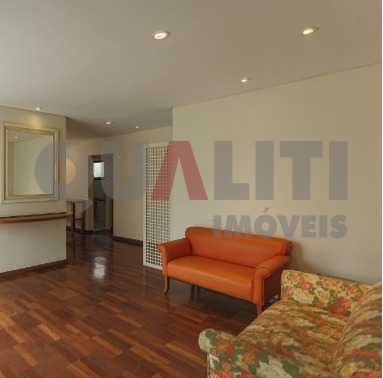 Apartamento Cobertura à Venda em Moema.