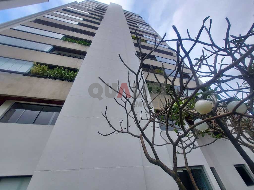 Apartamento Cobertura à Venda em Moema.