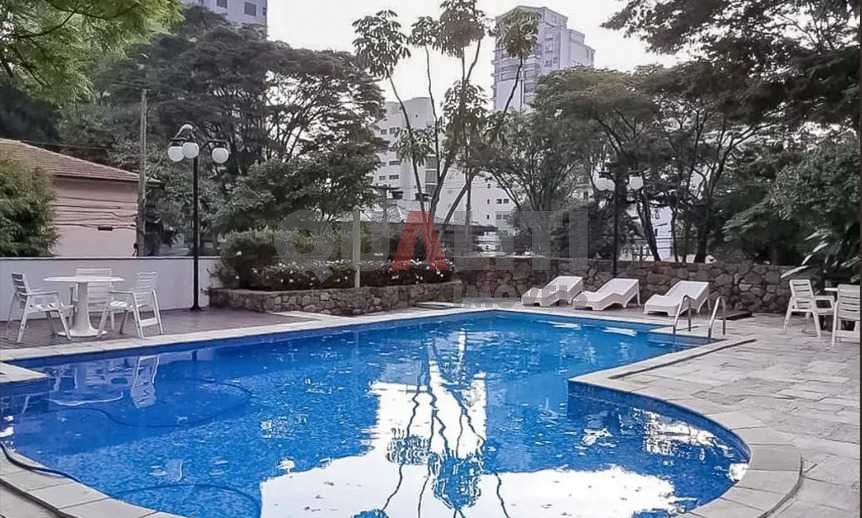 Apartamento Cobertura à Venda em Moema.