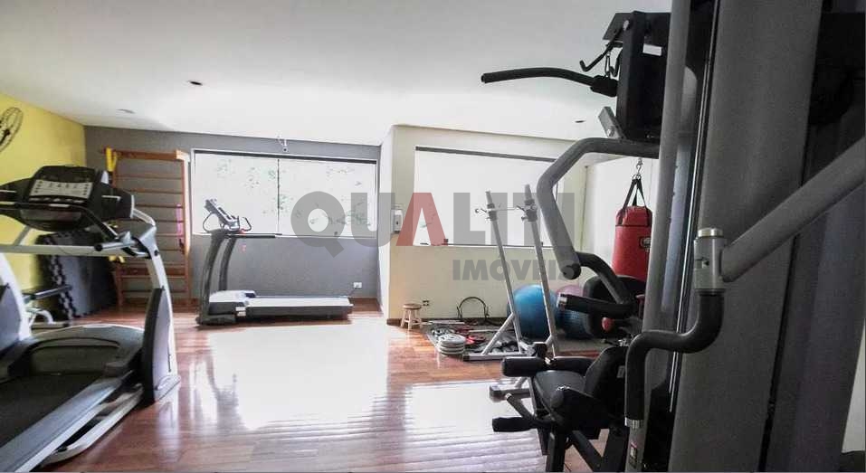 Apartamento Cobertura à Venda em Moema.