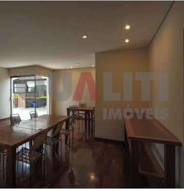 Apartamento Cobertura à Venda em Moema.