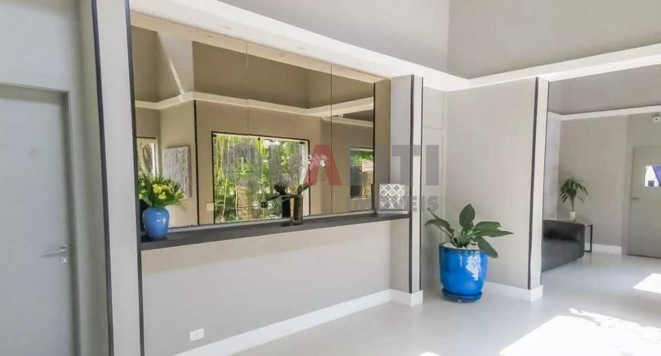 Apartamento Cobertura à Venda em Moema.