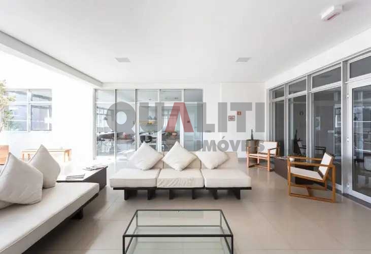 Apartamento com 94 m² para Venda, 2 quartos, 1 suíte, closet, varanda envidraçada e 2 vagas no Brooklin