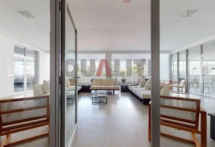 Apartamento com 94 m² para Venda, 2 quartos, 1 suíte, closet, varanda envidraçada e 2 vagas no Brooklin