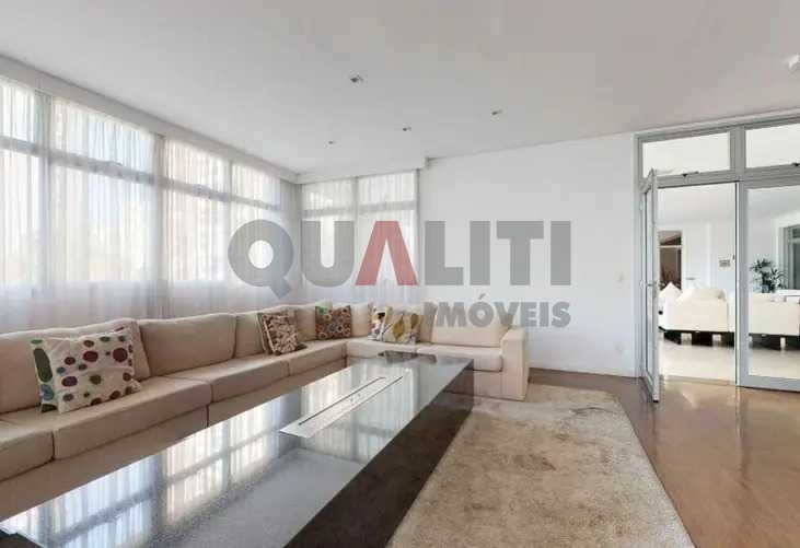 Apartamento com 94 m² para Venda, 2 quartos, 1 suíte, closet, varanda envidraçada e 2 vagas no Brooklin