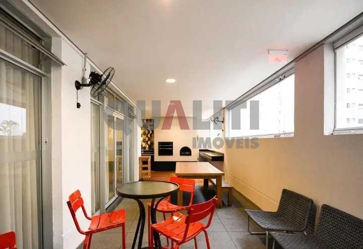 Apartamento mobiliado moderno no Brooklin Novo, com 1 dormitório, 1 vaga de garagem, depósito e lazer completo.