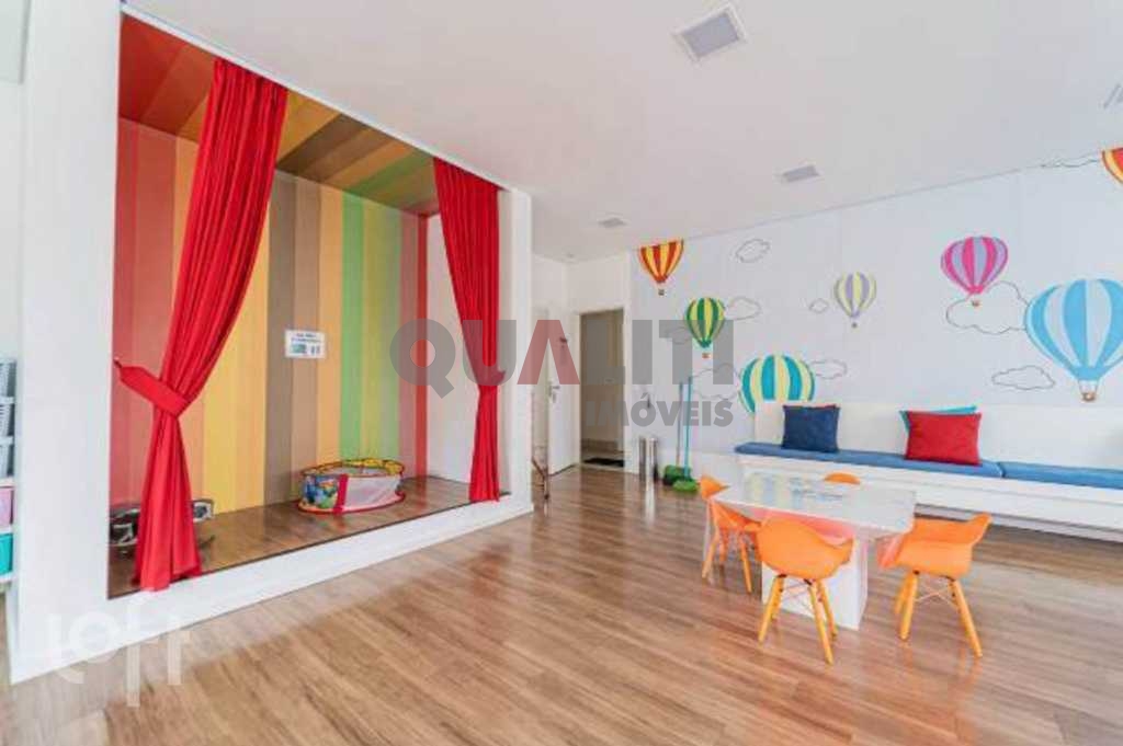 Apartamento à venda na Vila Santa Catarina, 2 dormitórios, suíte, 2 vagas de garagem