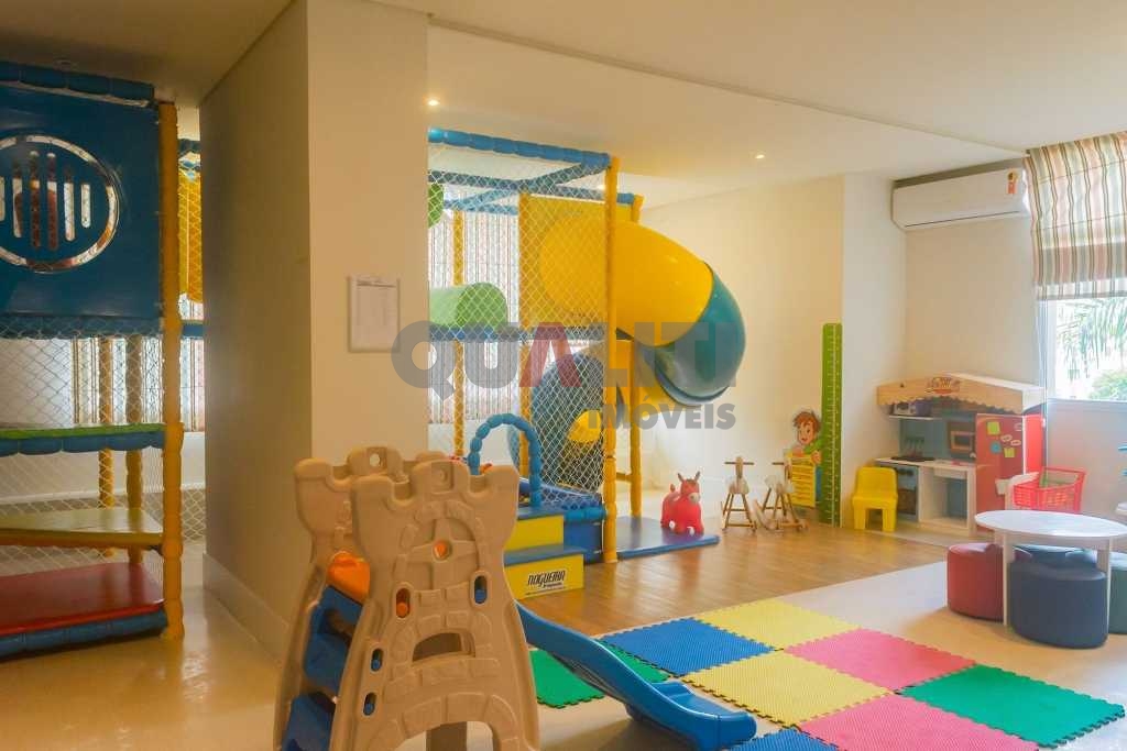 Apartamento à venda na Vila Santa Catarina, 2 dormitórios, suíte, 2 vagas de garagem