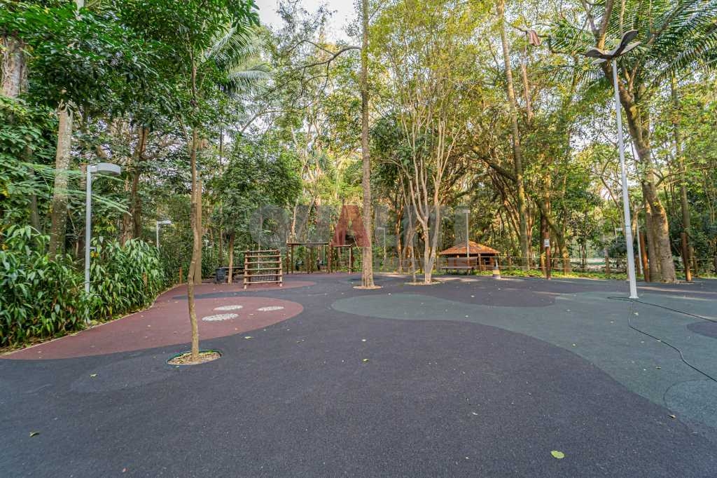 Apartamento à venda no Condomínio IEPE com 3 suítes, lazer completo, vista eterna para o São Paulo Golf clube