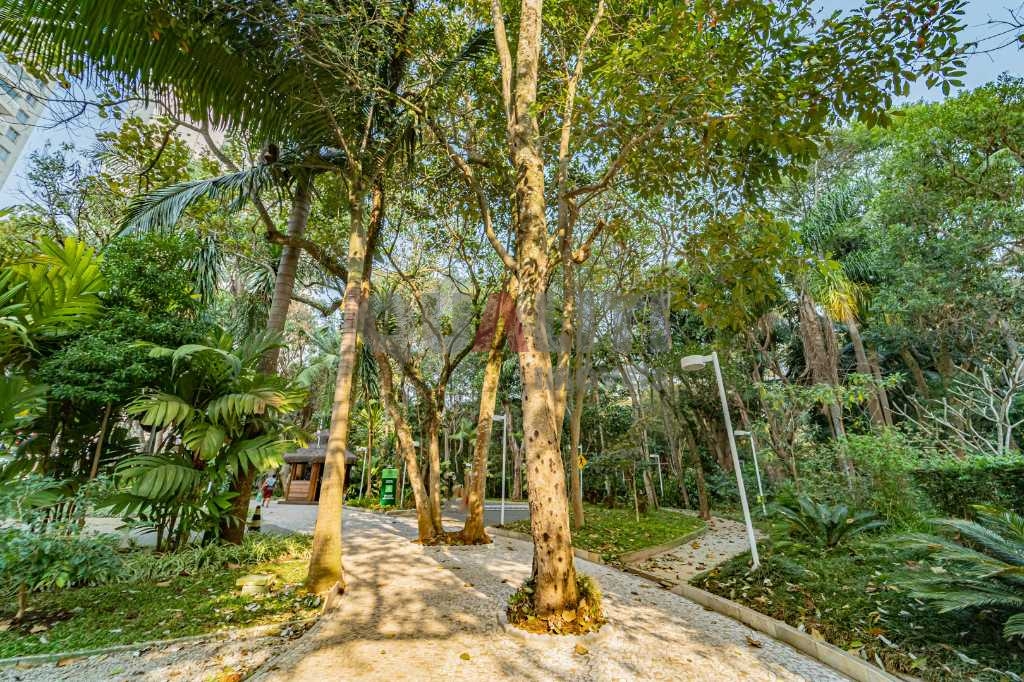 Apartamento à venda no Condomínio IEPE com 3 suítes, lazer completo, vista eterna para o São Paulo Golf clube