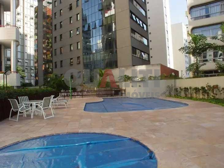 Apartamento duplex com 170 m², 4 dormitórios, 4 suítes, e 3 vagas de garagem no Itaim Bibi