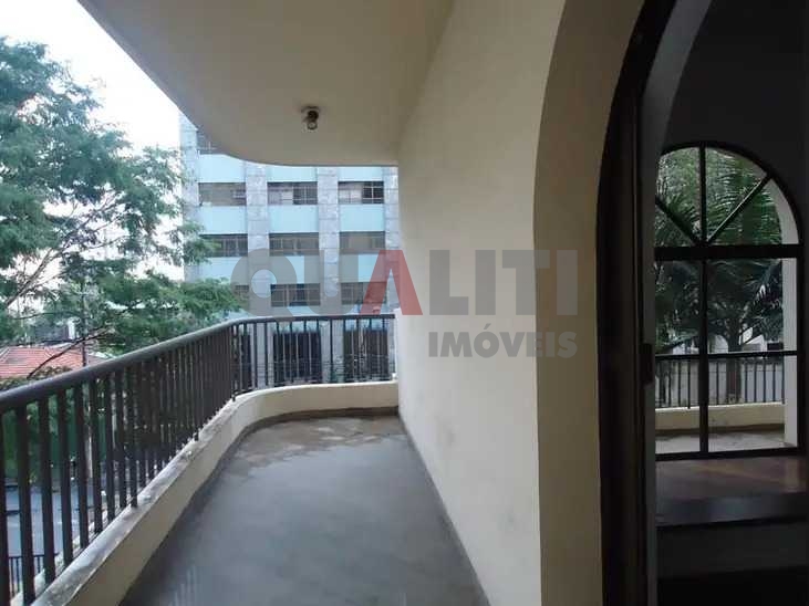 Apartamento para Venda com 181 m², 4 dormitórios, 2 suítes e 2 vagas, Rua arborizada em Moema Índios.