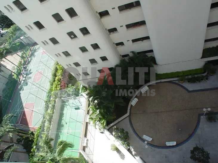 Apartamento para Venda com 181 m², 4 dormitórios, 2 suítes e 2 vagas, Rua arborizada em Moema Índios.