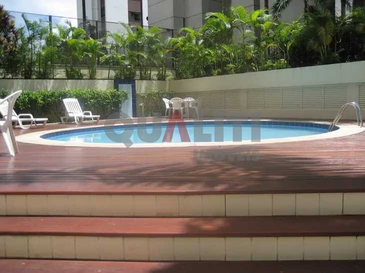 Apartamento para Venda com 181 m², 4 dormitórios, 2 suítes e 2 vagas, Rua arborizada em Moema Índios.