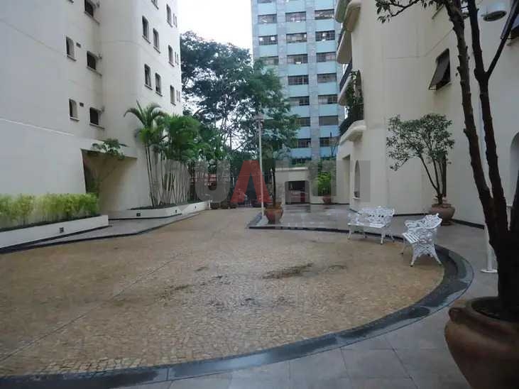 Apartamento para Venda com 181 m², 4 dormitórios, 2 suítes e 2 vagas, Rua arborizada em Moema Índios.