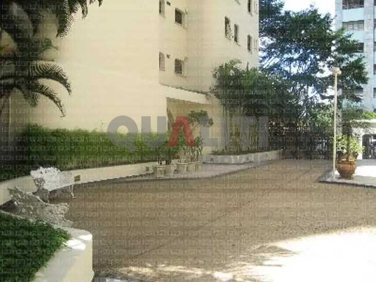 Apartamento para Venda com 181 m², 4 dormitórios, 2 suítes e 2 vagas, Rua arborizada em Moema Índios.